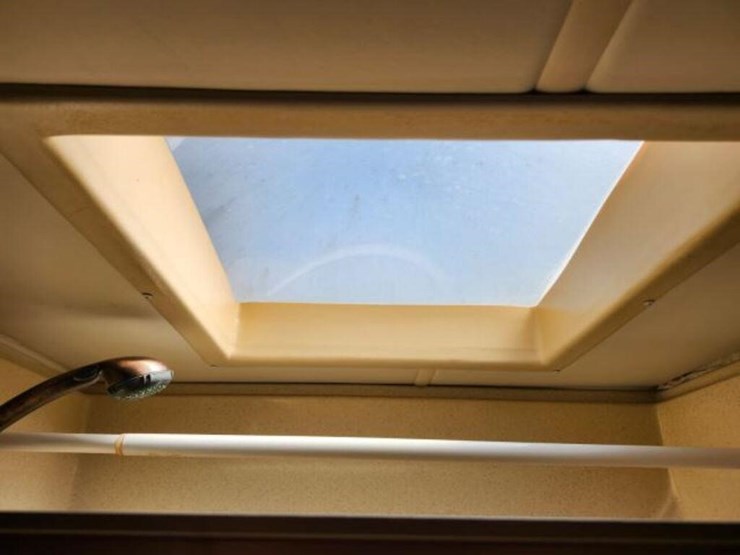 2006-allegro-bus-class-a-motorhome-400abus0d6j0072-image-52