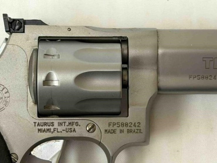 taurus-tracker-22mag-revolver-image-4