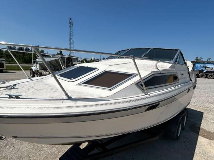 1988-doral-cavalier-24-ft-cabin-cruiser-2dba1303c8-image-98