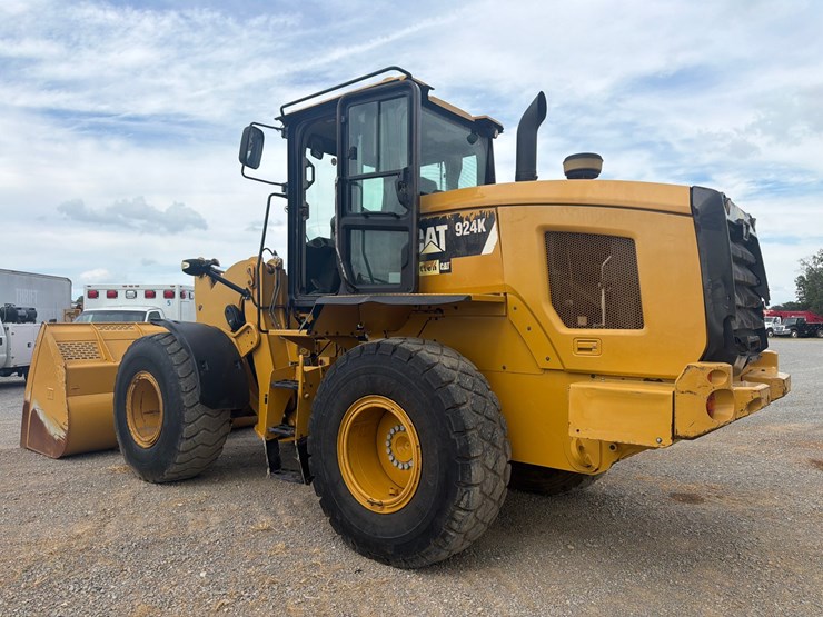 2015-caterpillar-924k-image-6