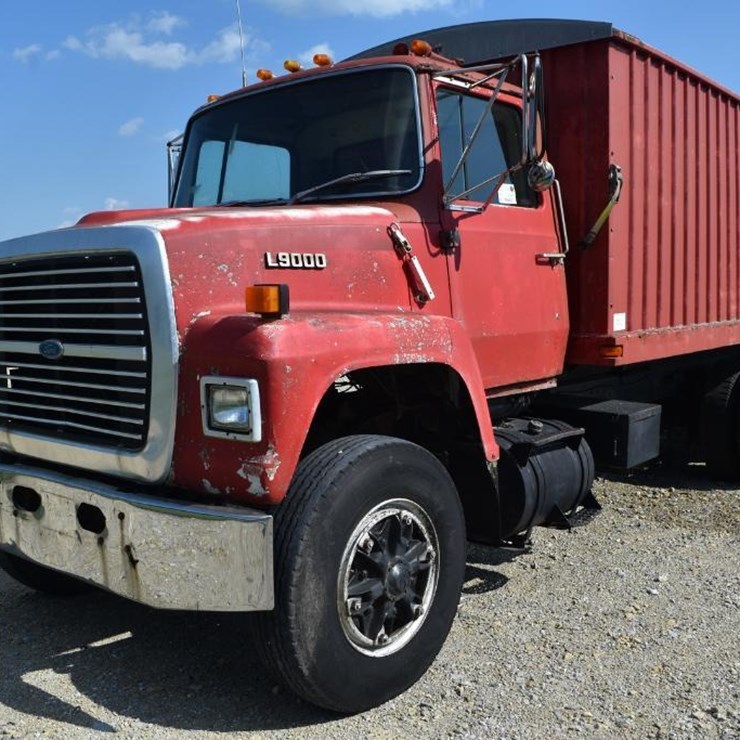 1976 FORD L9000