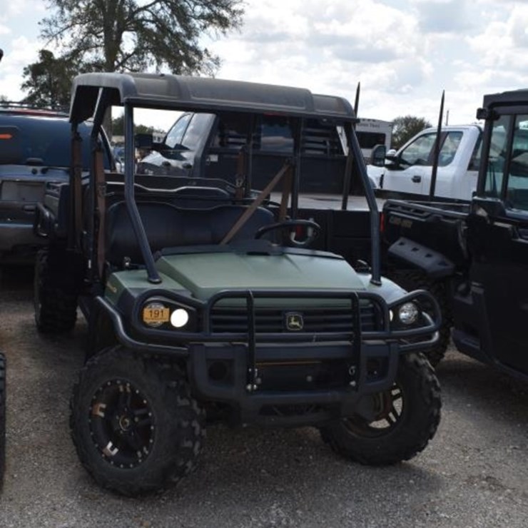 JOHN DEERE GATOR