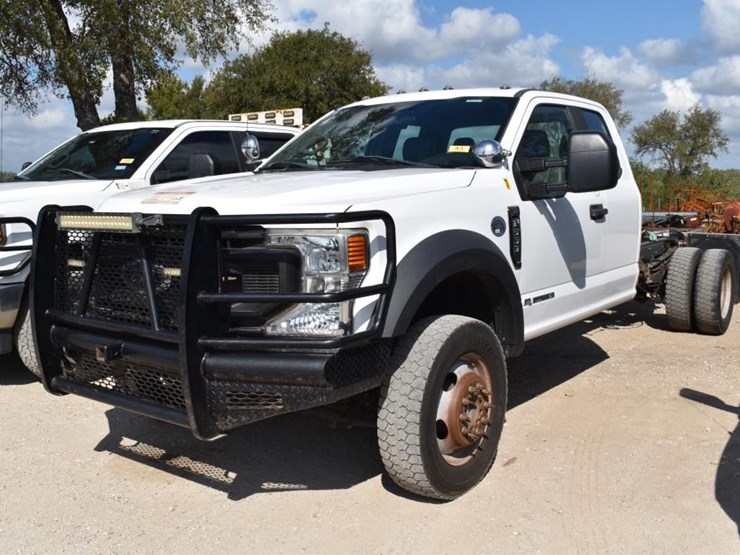 2020-ford-f550-image-1