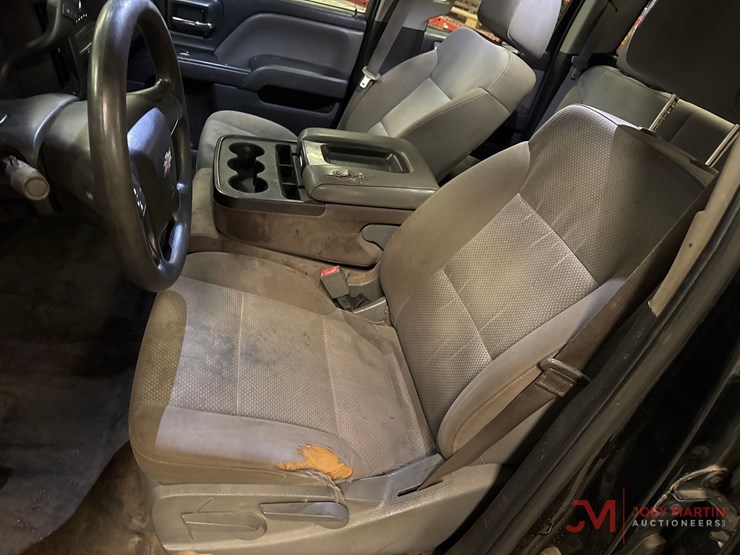 2015-chevrolet-silverado-2500-image-31