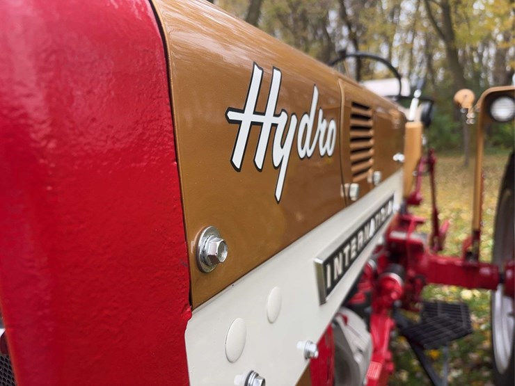 1970-farmall-544-hydro-diesel-row-crop-golden-demonstrator-image-17