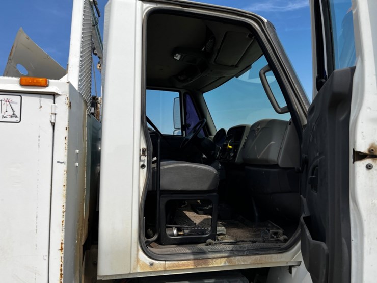 2015-international-durastar-4300-image-11
