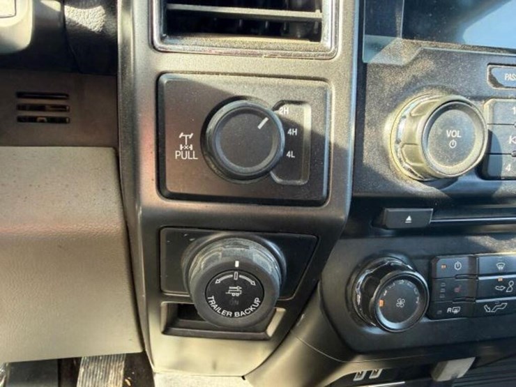 2018-ford-f150-xlt-image-15