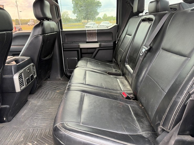 2017-ford-f250-lariat-image-16