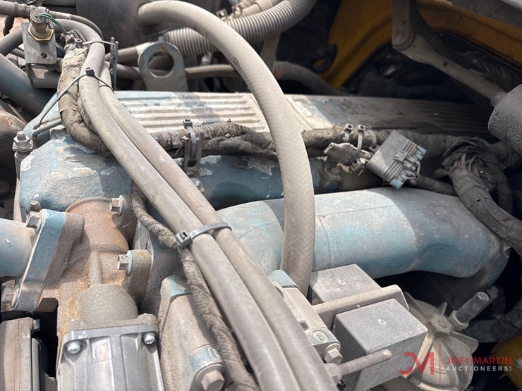 2005-international-durastar-4300-image-25