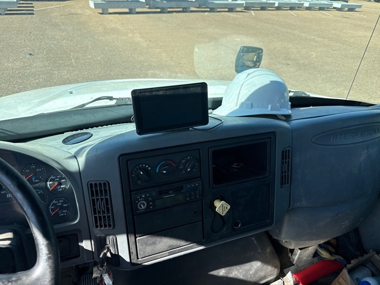 2004-international-durastar-4300-image-24