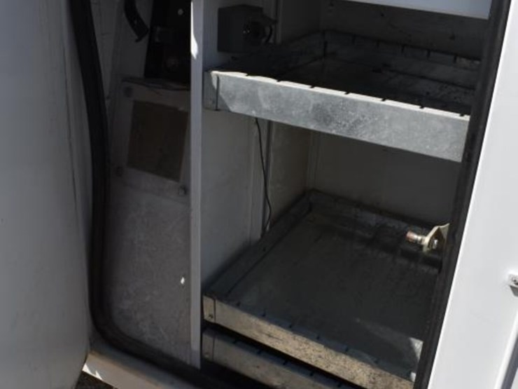 2016-ford-f550-image-22