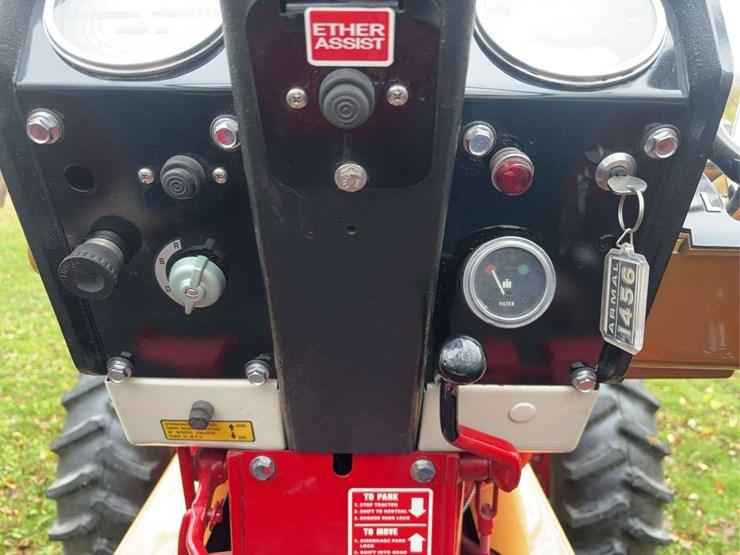 1970-1456-farmall-row-crop-mfwa-golden-demonstrator-image-61