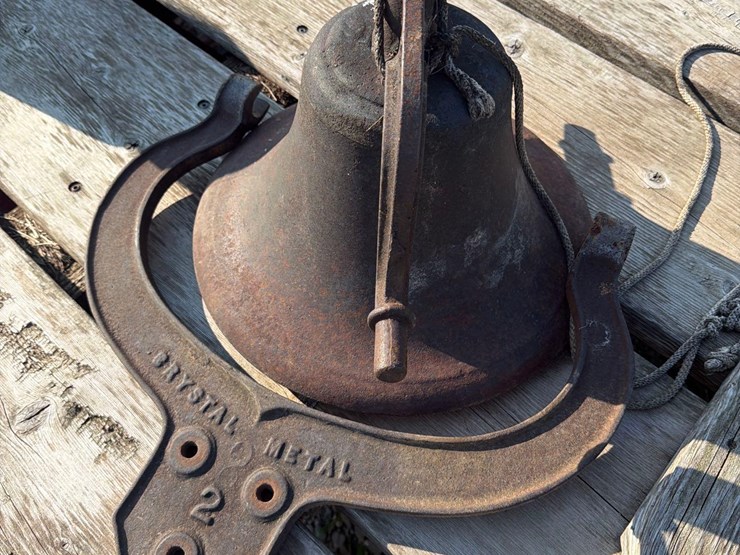 antique-bell-&-bracket-image-5