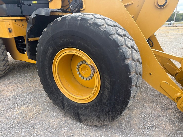 2015-caterpillar-924k-image-10