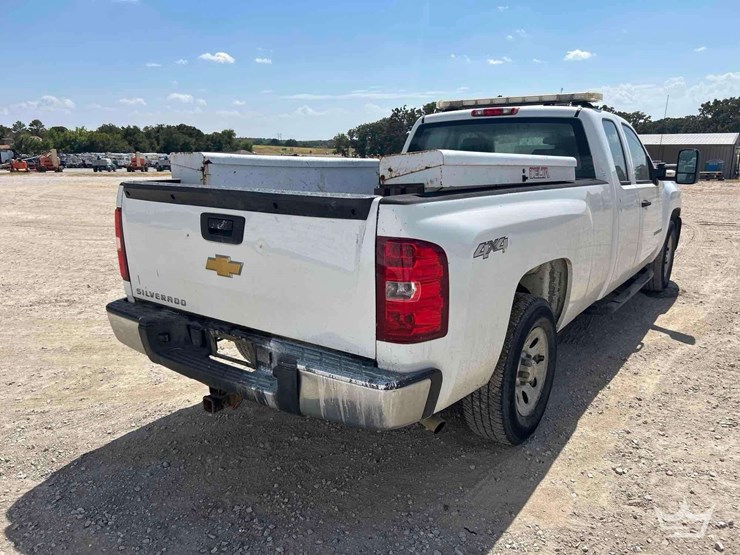 2013-chevrolet-silverado-1500-image-3