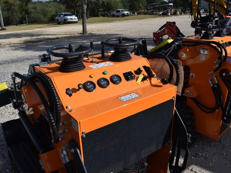 lhr-ht380-q1-mini-skid-steer-(serial-#-not-found)-(k)-image-6