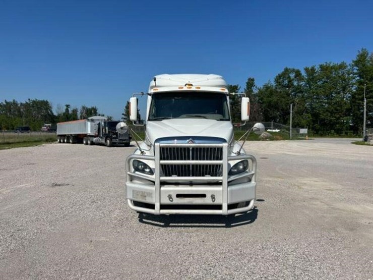 2015-international-prostar-image-2