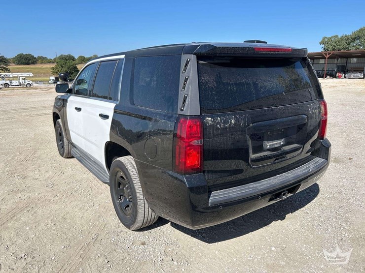 2016-chevrolet-tahoe-image-3