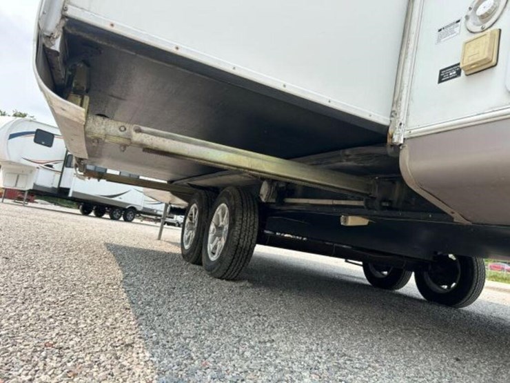 2006-forest-river-rockwood-8281ss-t/a-5th-wheel-4x-image-27