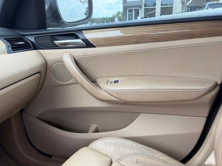 2012-bmw-x3-image-17