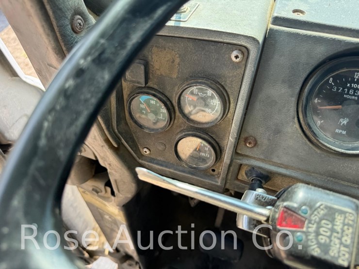 1993-mack-rd690s-image-26