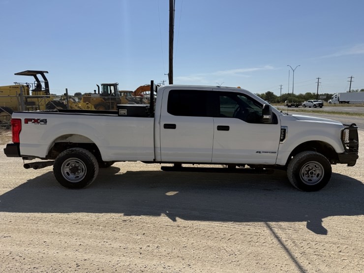 2018-ford-f350-image-4