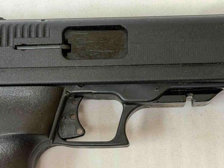 hi-point-arms-mod.-jcp-40cal-pistol-image-11