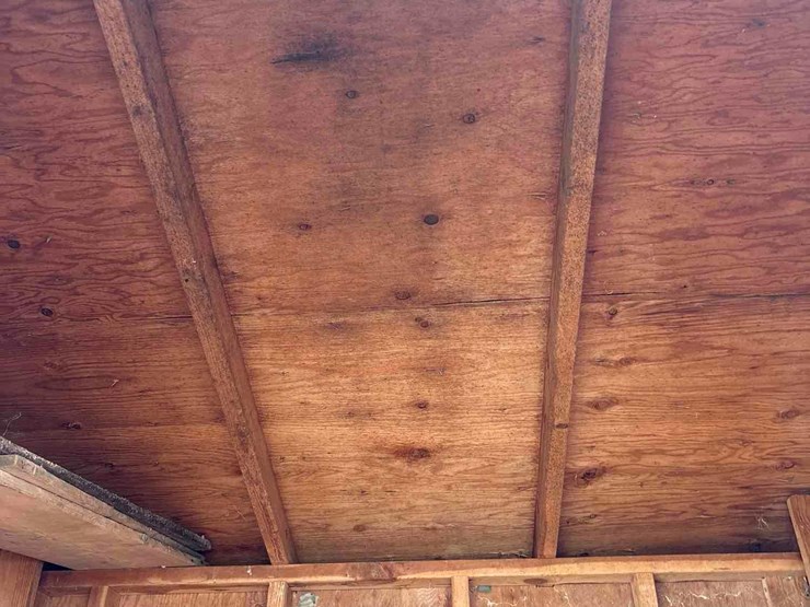 6’x6’-portable-feed-shed-image-9