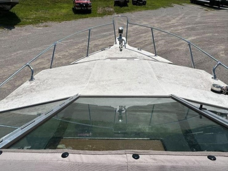 1988-doral-cavalier-24-ft-cabin-cruiser-2dba1303c8-image-44
