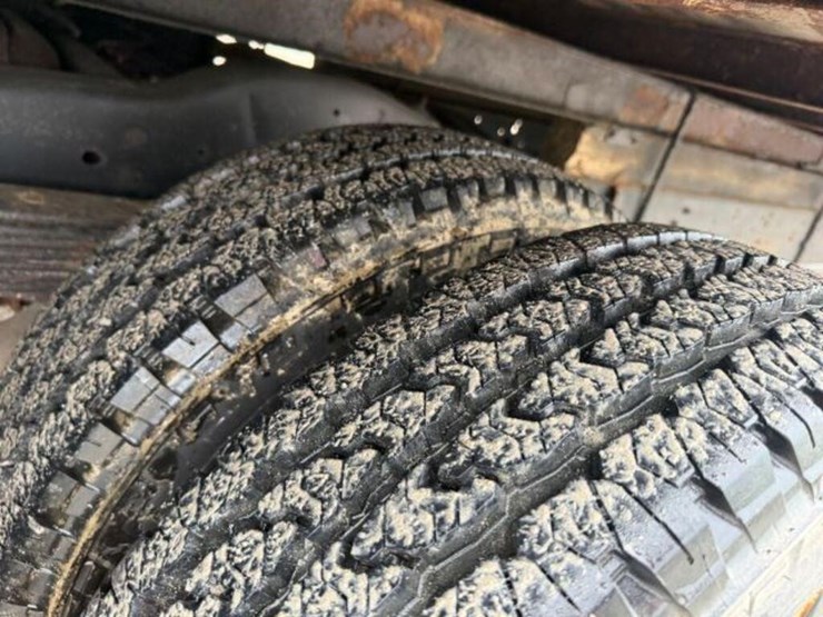 2013-ford-e450-image-28