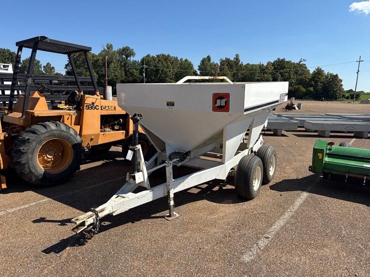 #9673-•-wilmar-500-fertilizer-bugger-image-1