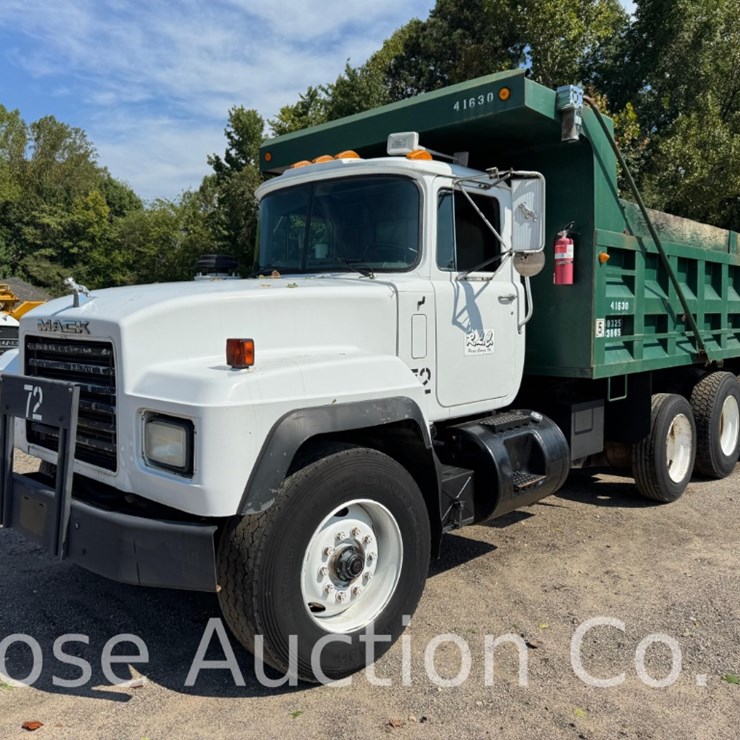 2001 MACK 690S