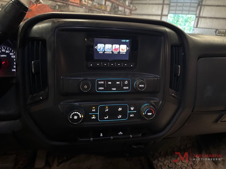2015-chevrolet-silverado-2500-image-35