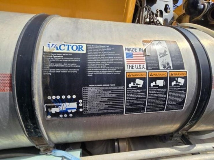 2011-vactor-2100-image-13