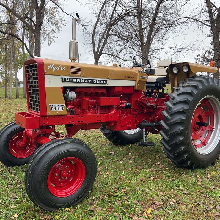 1970 656 Farmall Hydro Diesel Row Crop Golden Demonstrator