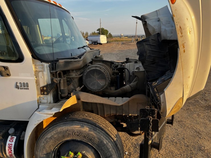 2007-international-durastar-4300-image-12