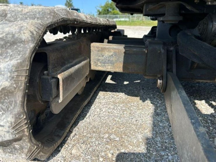 2015-bobcat-418-image-32