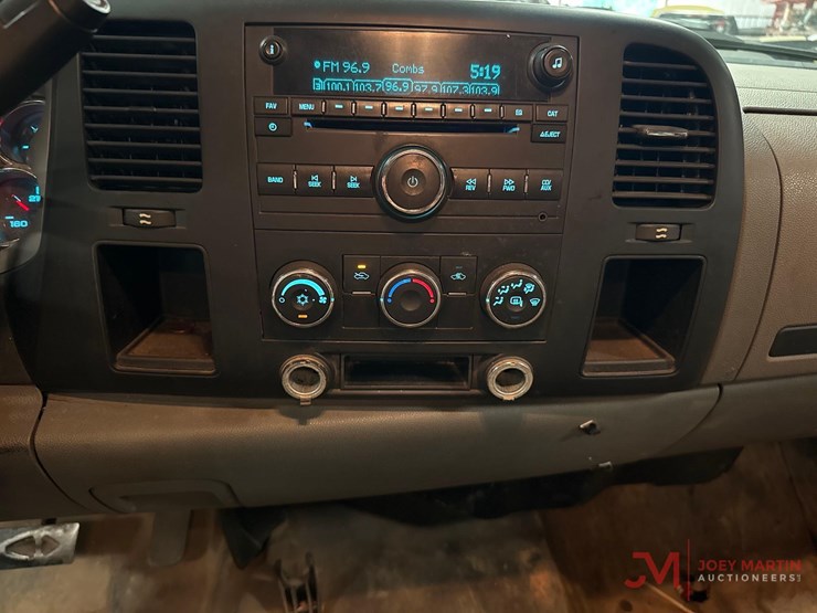 2009-chevrolet-silverado-2500-image-34
