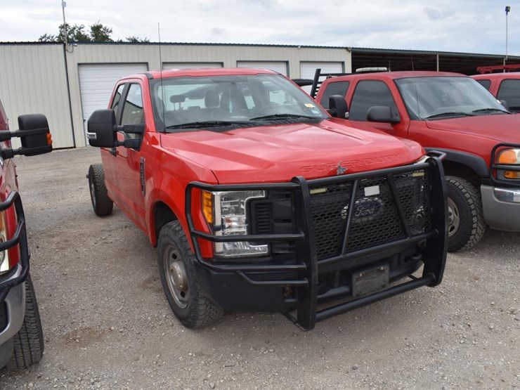 2017-ford-f350-image-2