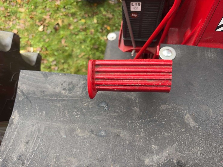 1970-1456-farmall-row-crop-mfwa-golden-demonstrator-image-60