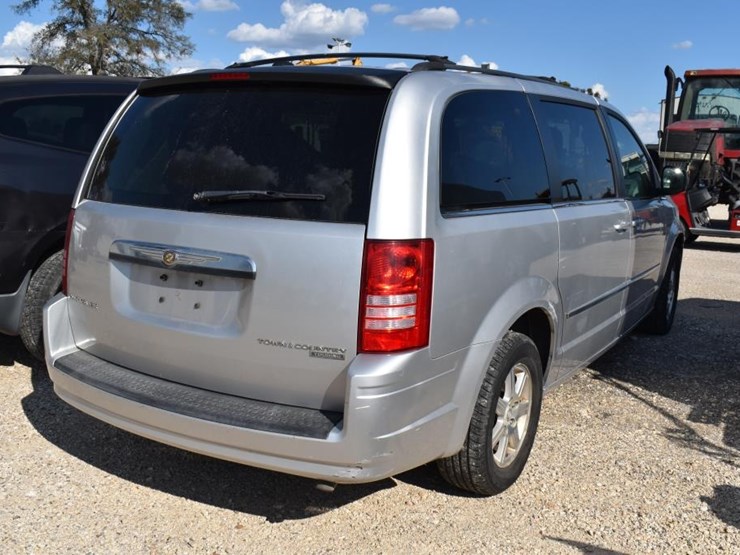 2009-chrysler-van-(vin-#-2a8hr54129r683758)-(showing-appx-160,511-miles,-up-image-3