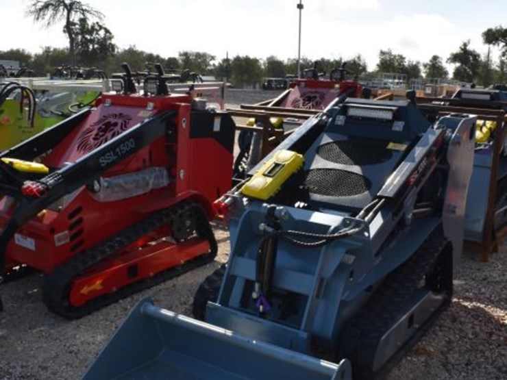 ssl1200-mini-skid-steer-(diesel)-(serial-#-06352a)-(k)-image-1
