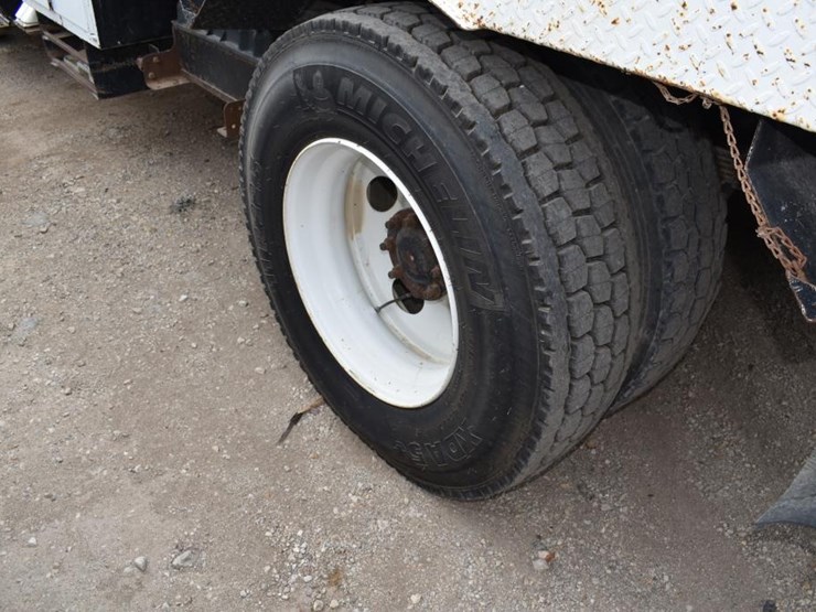 2009-ford-f750-image-14