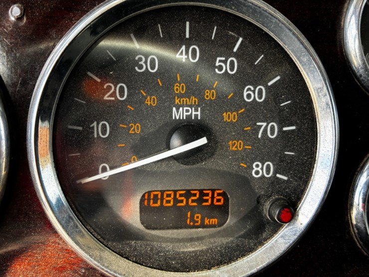 2012-peterbilt-386-image-17