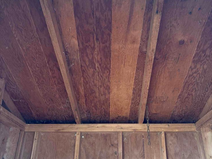 6’x6’-portable-feed-shed-image-8