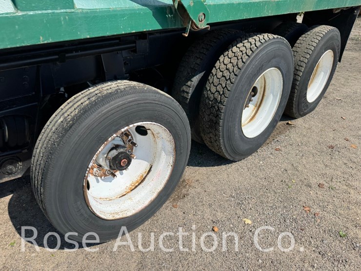 2001-mack-690s-image-16