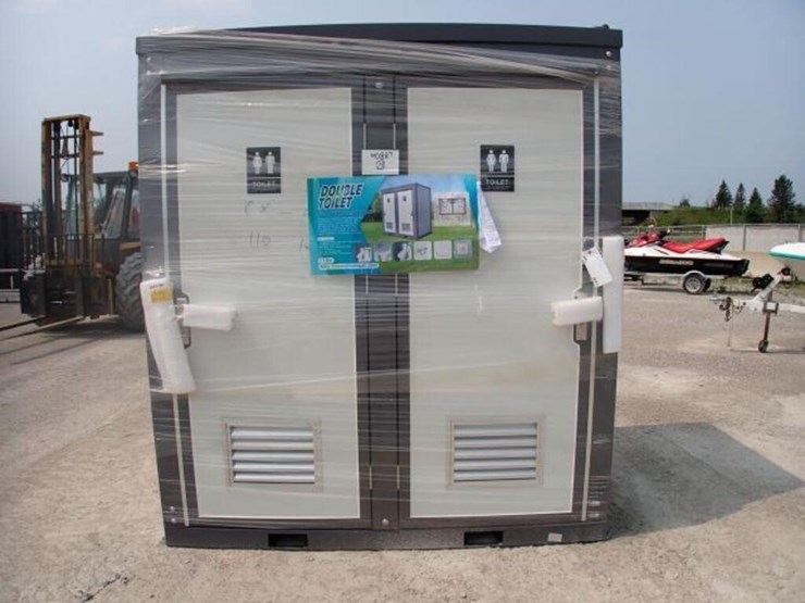 unused-bastone-portable-restroom-image-6
