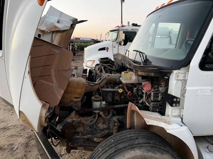 2013-international-durastar-4300-image-12