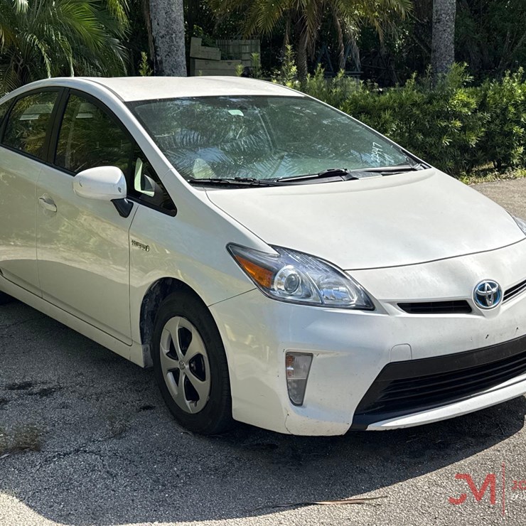 2013 TOYOTA PRIUS HYBRID HATCHBACK