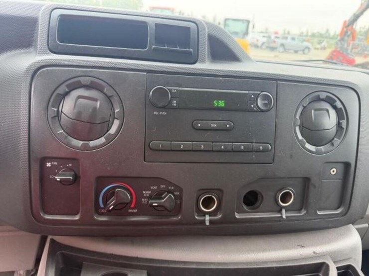 2014-ford-e450-image-14